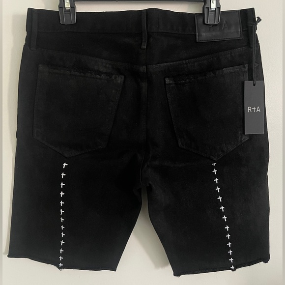 NEW 32W RTA Mens JET Black denim Waxed Distressed 100% Cotton Cross Jean Shorts - Picture 1 of 10